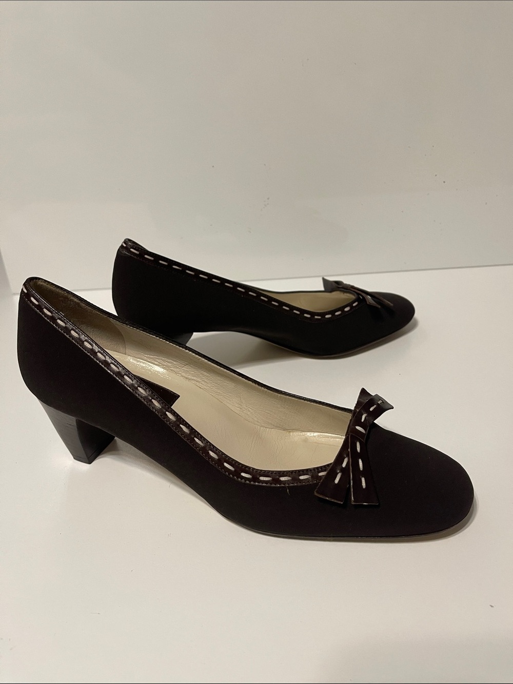 Rangoni All Leather Women’s Size 8 Dark Brown Bow Mid-Heel Pumps Made in Italy